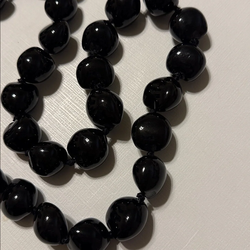 Hawaiian black polished Kukui nut Necklace 🌺